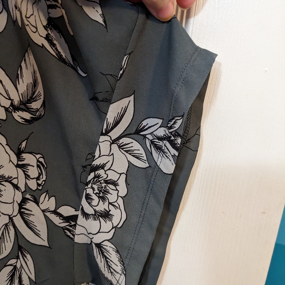 Floral Print Women's Top - Picture 5 of 8